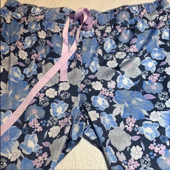 Silky floral pajama bottoms. Large - Picture 6 of 7